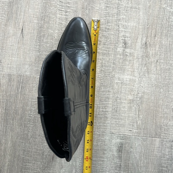 Classic Black Leather Cowboy Boots - Picture 10 of 12